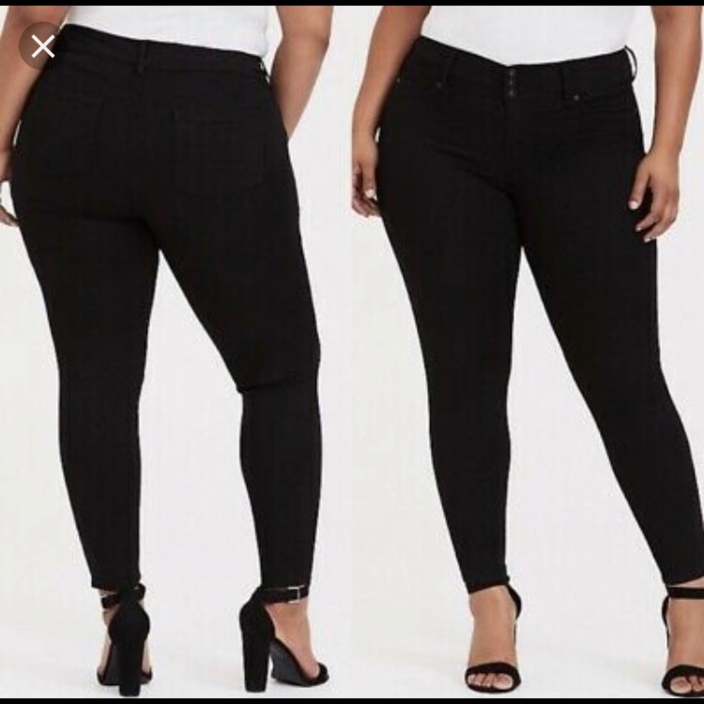 Torrid Black Jeggings 26R NWOT